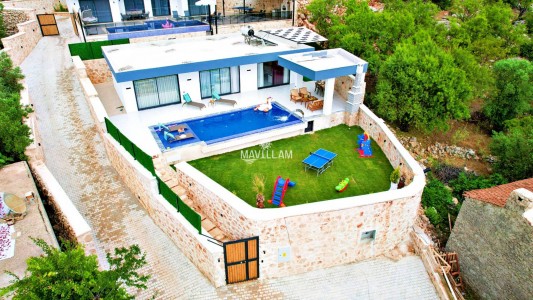 Villa Ada Kız